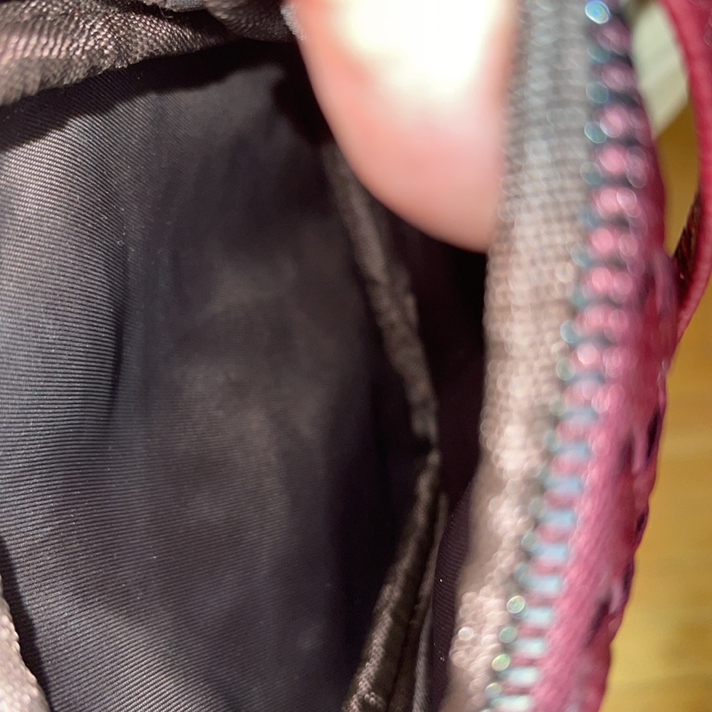 Unbranded cute dark maroon small crossbody bag with 2 zippered compartments. - Picture 8 of 8